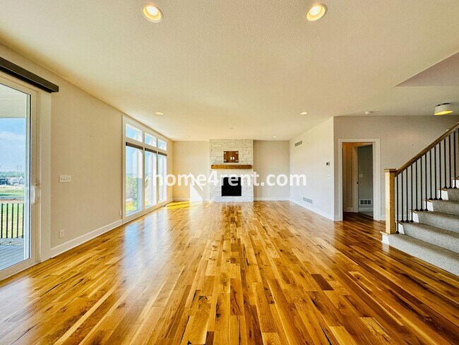Building Photo - Exceptional Olathe Home in the Cedar Creek Subdivision w/ Wood Floors and a Finished Basment!