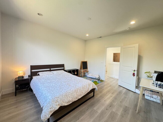 Building Photo - Modern and Immaculate 4-Bedroom Bethany Home with Designer Finishes and Fenced Yard