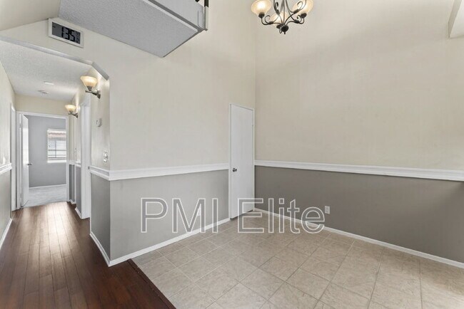 Building Photo - 18142 Sundowner Way