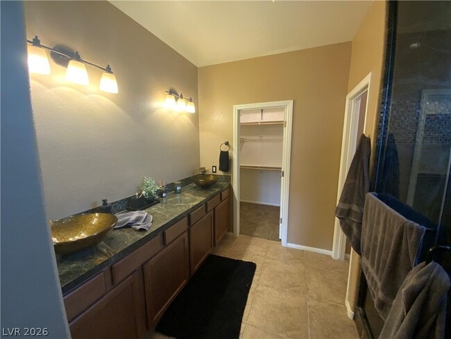 Building Photo - 4936 Semifonte Dr