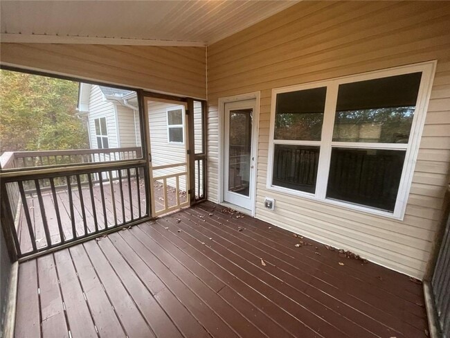 Building Photo - 166 Cove Hill