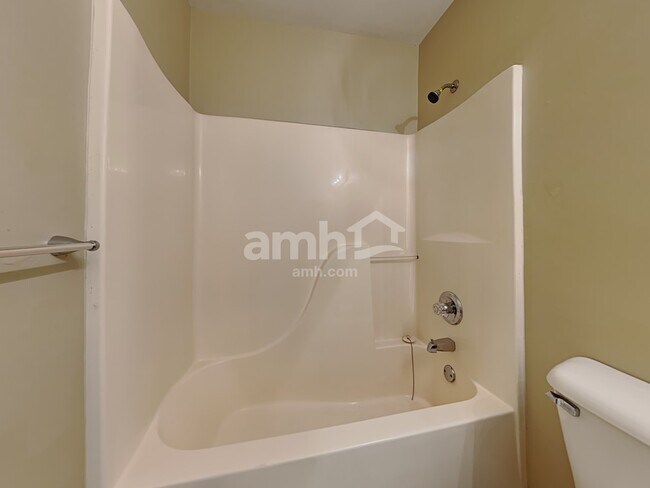 Building Photo - 8518 Woodcreek Dr