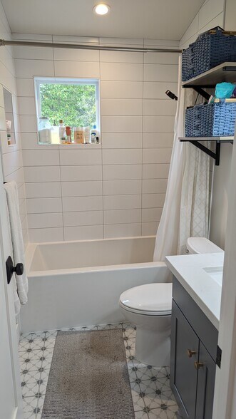 Tile Shower with shelves - 3240 29th Ave W