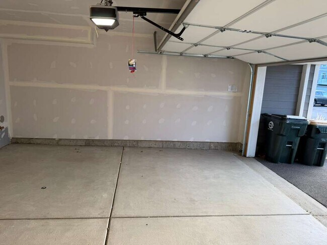 Building Photo - 2016 Yellowstone Blvd