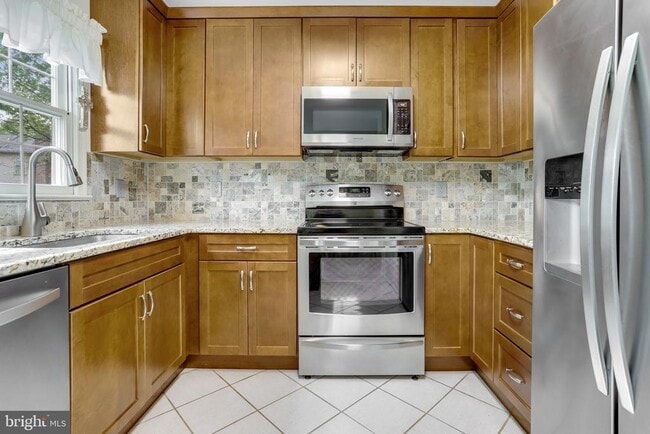 Building Photo - 7415 Salford Ct