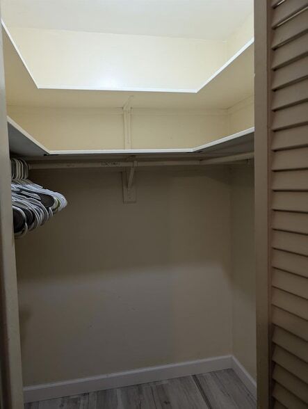 Building Photo - 2734 NE 27th Ct