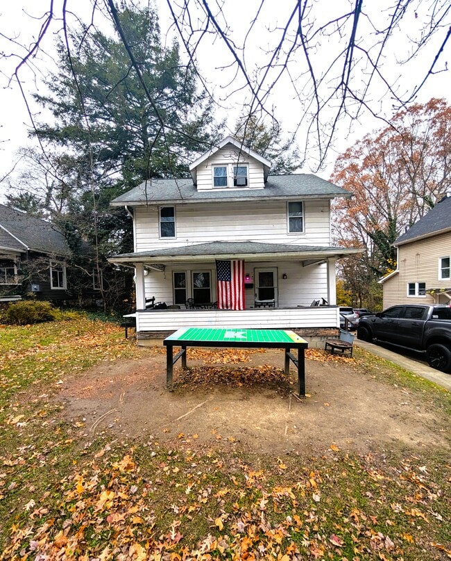 Primary Photo - 624 Vine St