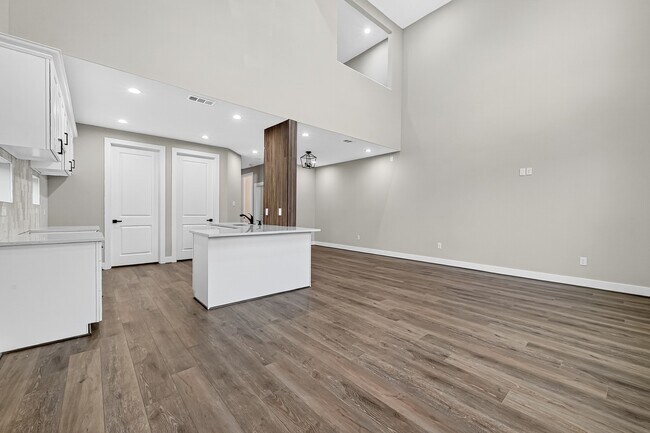 Building Photo - 3826 Rosemont St