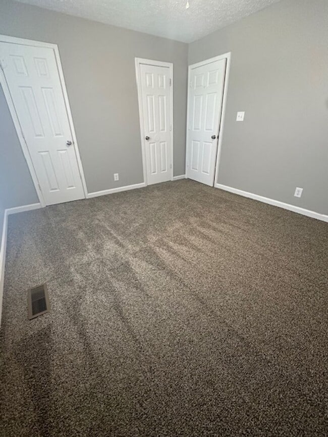 Building Photo - 1/2 off first months rent