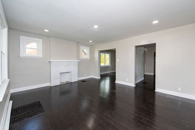 Building Photo - NORTH COLLEGE HILL -  Stunning remodel 3be...