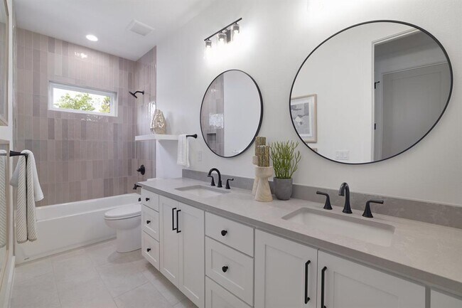 Building Photo - 1703 Piedmont Ave