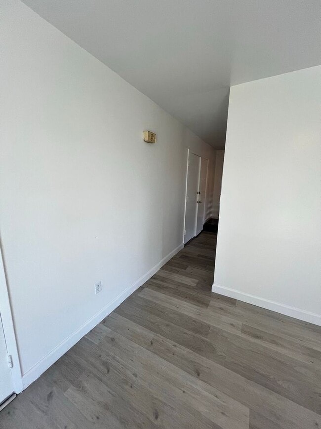 Building Photo - Spacious 2-Story House in Whittier