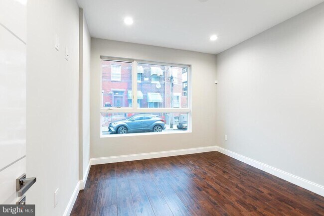 Building Photo - 1516 Cambridge St