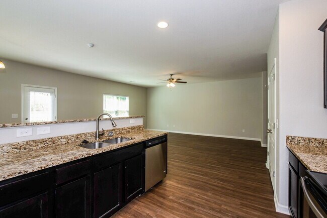 Building Photo - 4621 Montelena Dr