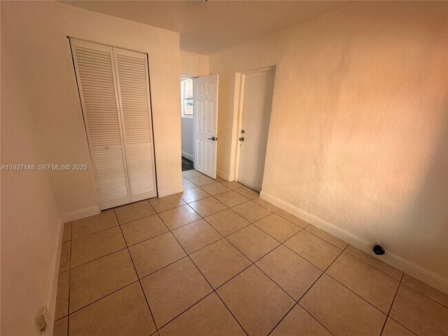 Building Photo - 1429 SW 3rd St