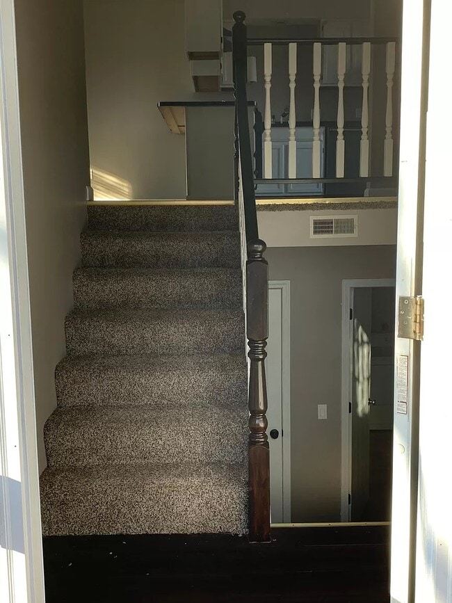 Building Photo - 601 SE 110th Rd