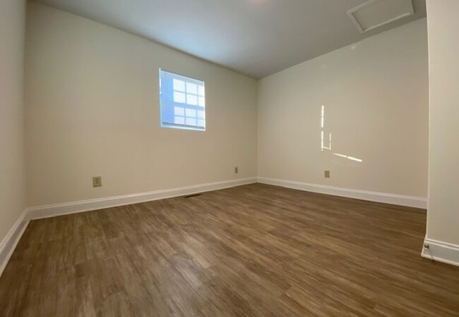 Building Photo - Updated 2 bed, 1 bath near uptown Kannapolis