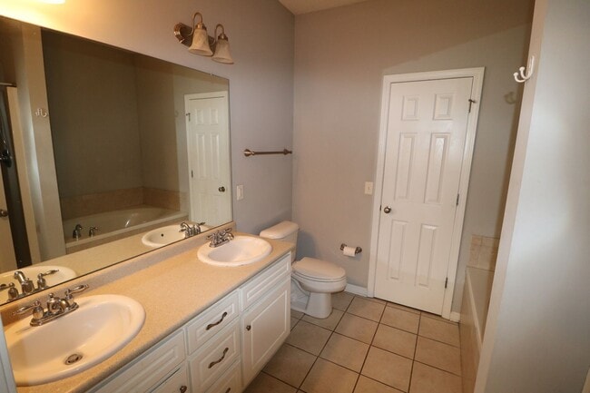 Building Photo - 1125A Southbend Drive