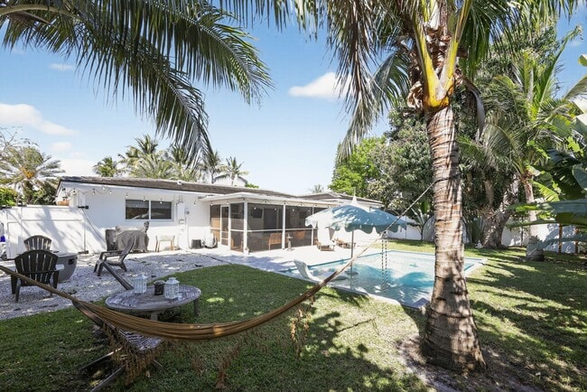 Building Photo - 976 SW 11th St