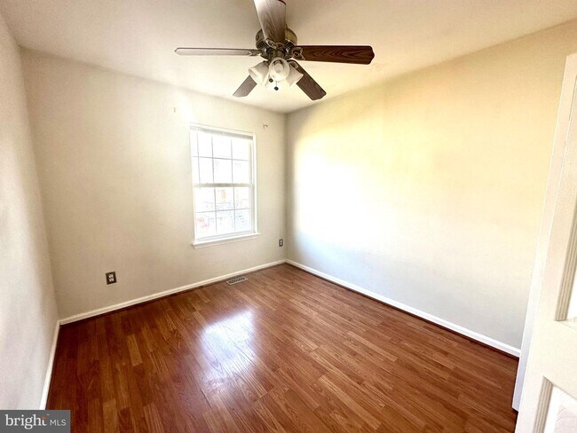 Building Photo - 623 Candlestick Ln