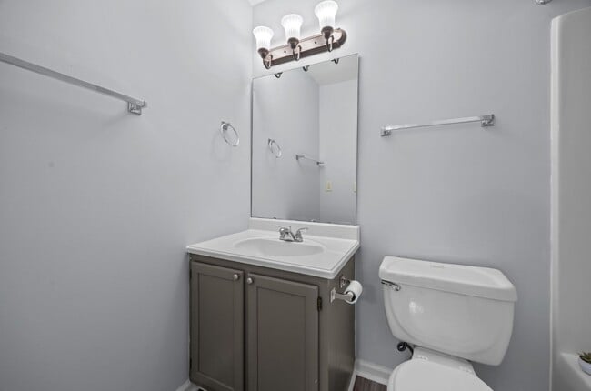 Building Photo - 20 Cheltenham Dr