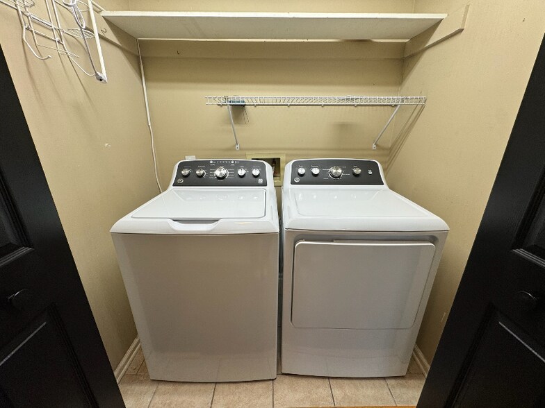 Building Photo - 135 Suffolk Dr