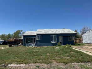 Building Photo - 8141 Ivanhoe St