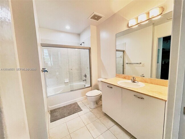 Building Photo - 2275 Biscayne Blvd