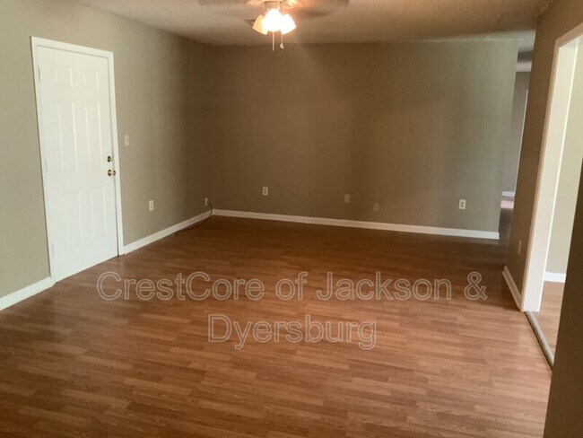 Building Photo - 1163 Roellen Newbern Rd