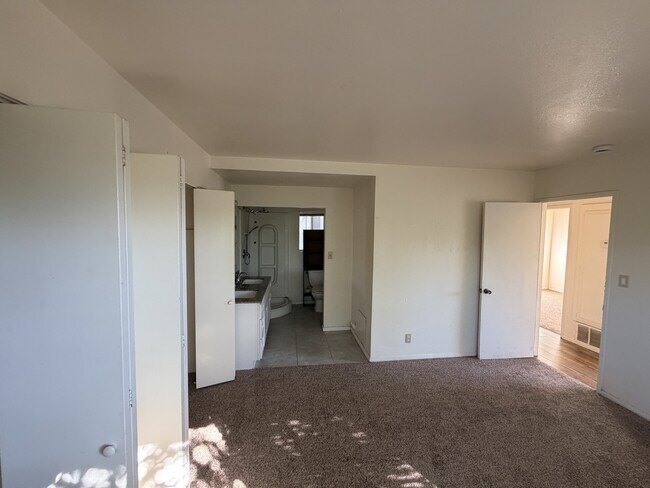 Building Photo - 1624 Mimosa Pl