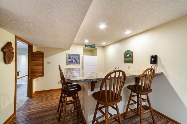 Building Photo - Single Family Home - Available For Rent!