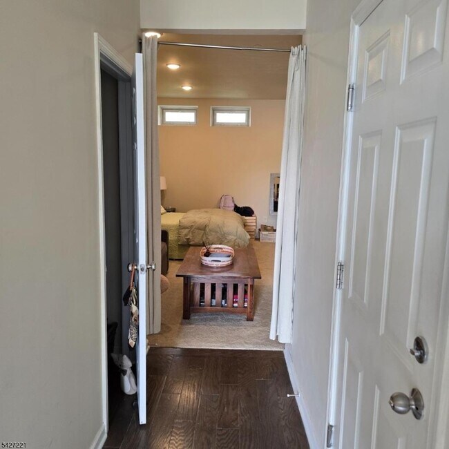 Building Photo - 76 Albert Ct