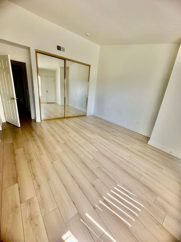 Building Photo - 2731 Erringer Rd