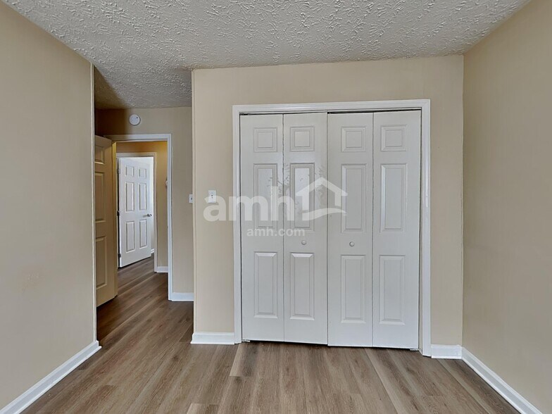 Building Photo - 7019 Beaverwood Dr