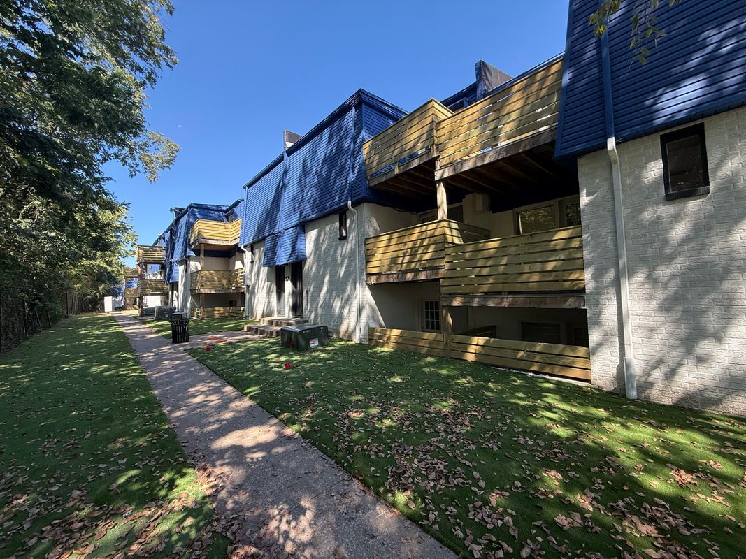 Building Photo - 8136 Troost Ave