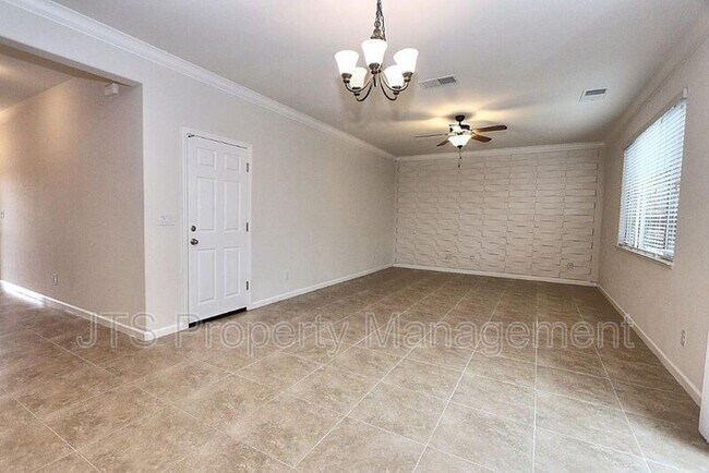 Building Photo - 9200 Rioja St