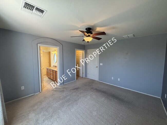 Building Photo - 7135 S Oakbank Dr