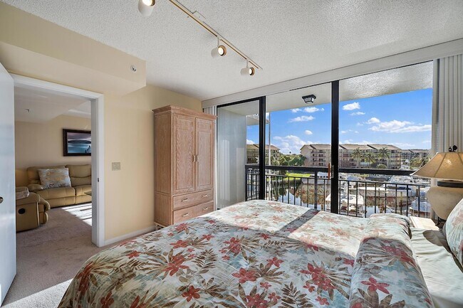 Building Photo - 2601 Marina Isle Way