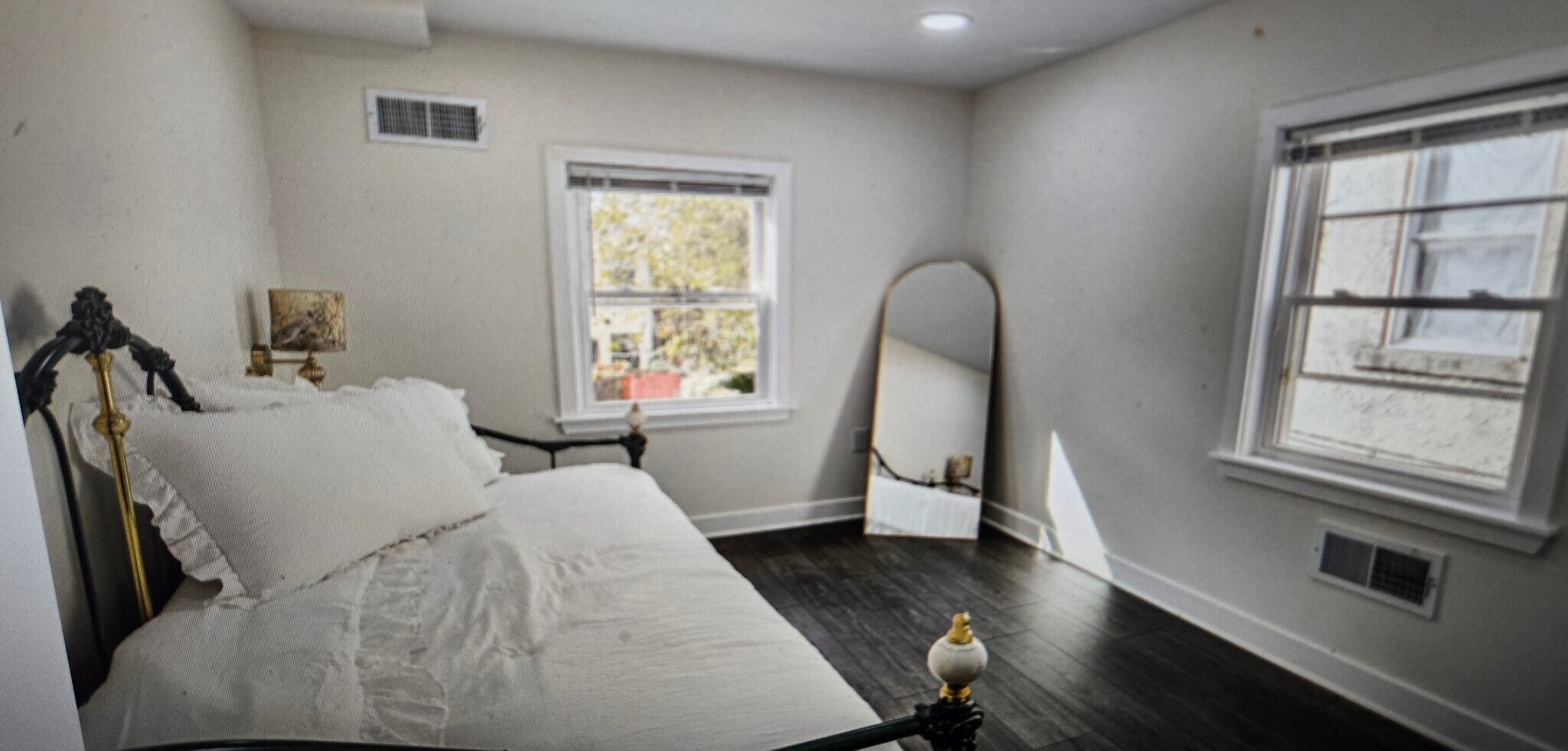 Building Photo - 2070 E Dauphin St