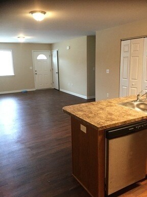Building Photo - Spacious 3 Bedroom, 2 Bath Home in Williamsburg