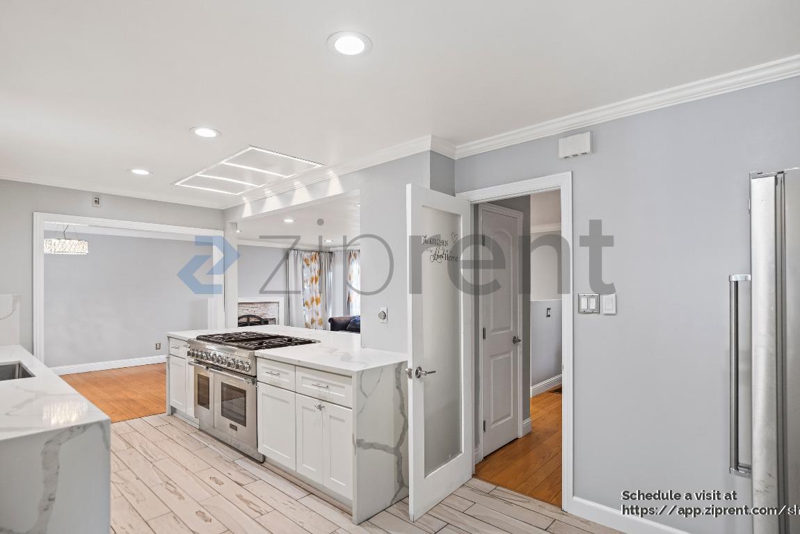 Building Photo - 4847 Stacy St