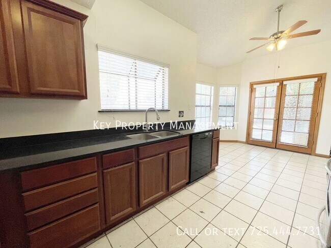 Building Photo - TWO STORY 4 BEDROOM WITH POOL NEAR SPRING ...