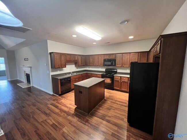 Building Photo - 1 Atherton Cir SW