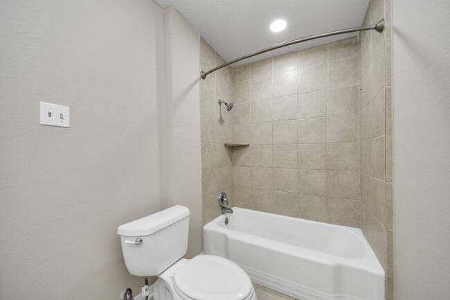 Building Photo - 7914 Marinette Dr