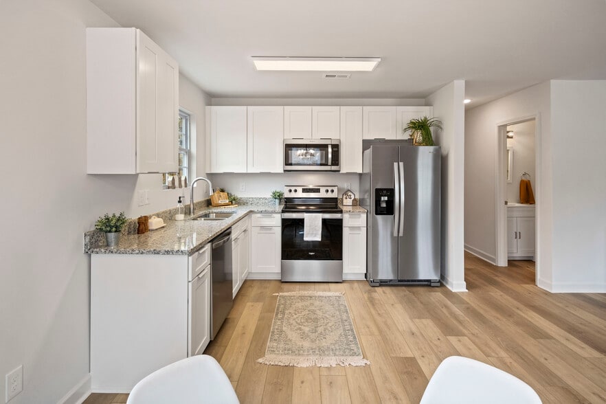 Building Photo - 7221 Howard Bennett Way