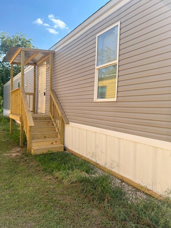 Building Photo - 1201 Schley St