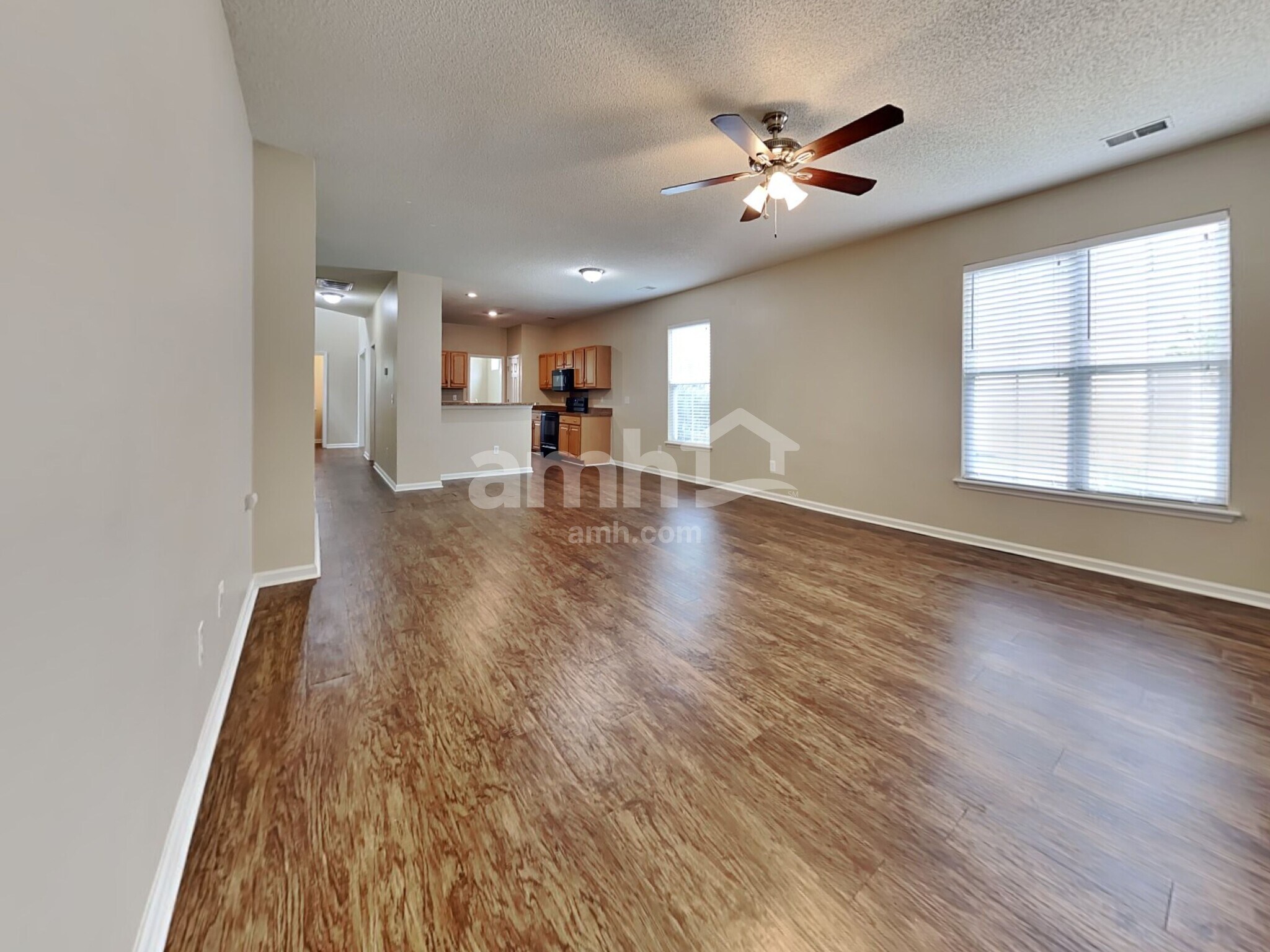 Building Photo - 60 Creek Bend Dr