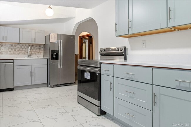 Building Photo - 378 Broadway