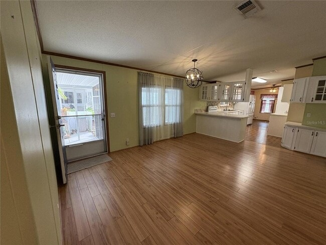 Building Photo - 616 Klickety Klak Ln