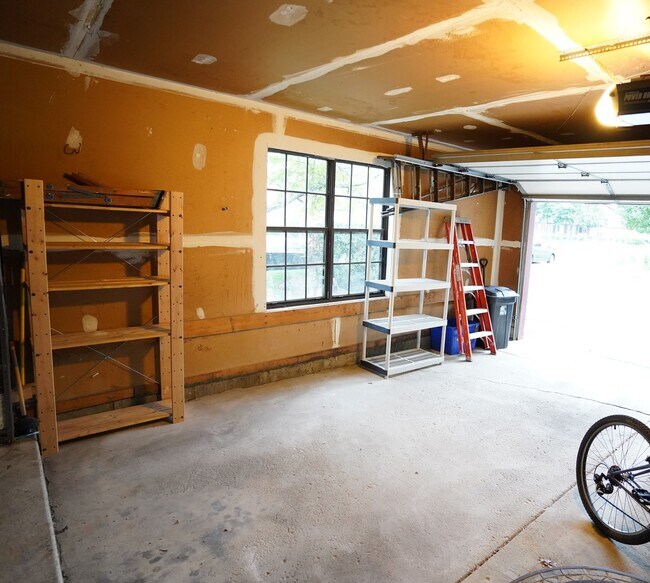 Building Photo - 361 Farnsworth Ct